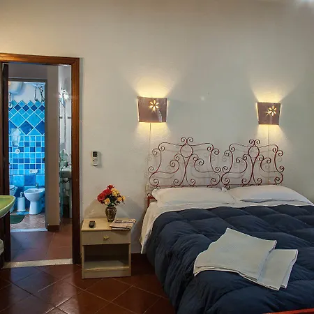 Villarosa Con Vespa Rent Отель
