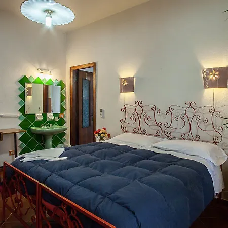 Villarosa Con Vespa Rent Отель 2*