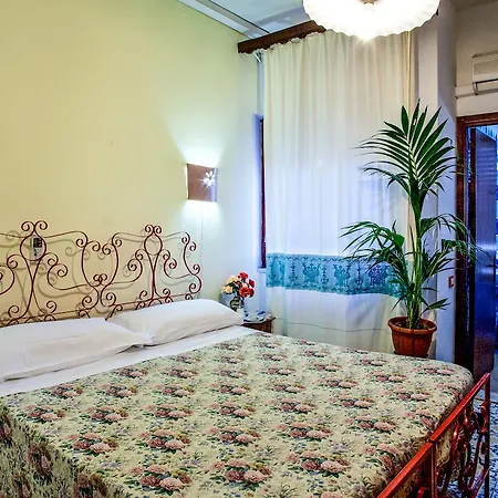 Villarosa Con Vespa Rent فندق