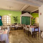 Szálloda Villarosa Con Vespa Rent Sarroch