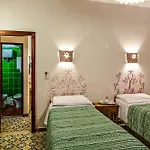 Villarosa Con Vespa Rent