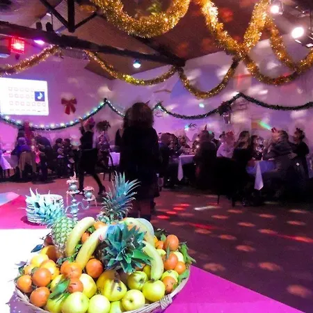 Villarosa Con Vespa Rent Hotel Sarroch