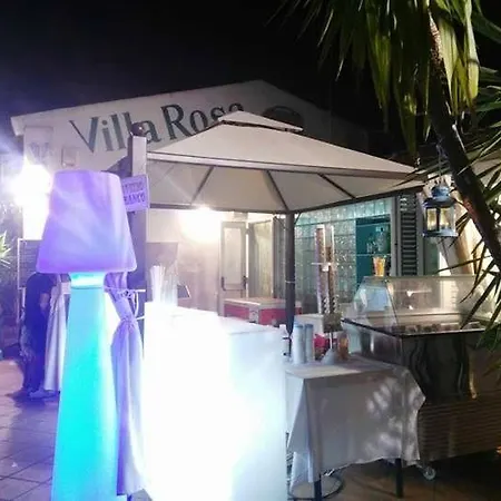 Villarosa Con Vespa Rent ホテル