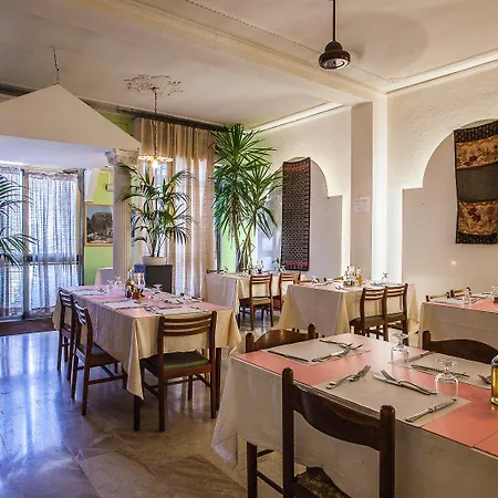 Villarosa Con Vespa Rent Hotel 2*