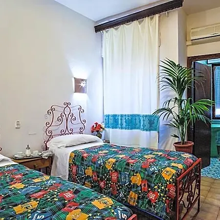 Hotel Villarosa Con Vespa Rent
