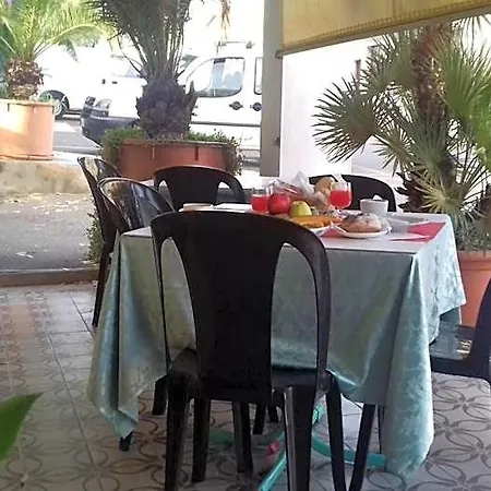 Villarosa Con Vespa Rent 2* סארוק