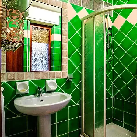 Villarosa Con Vespa Rent סארוק