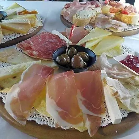 Hotel Villarosa Con Vespa Rent 2*