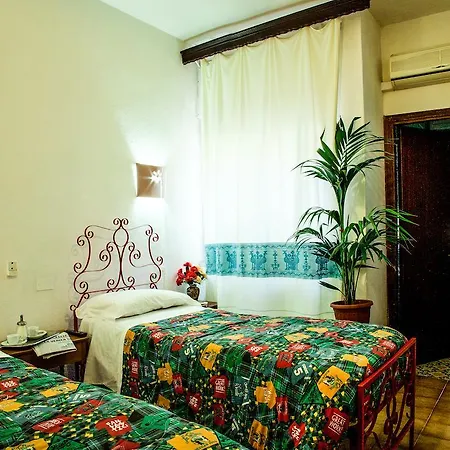 Hotel Villarosa Con Vespa Rent 2*