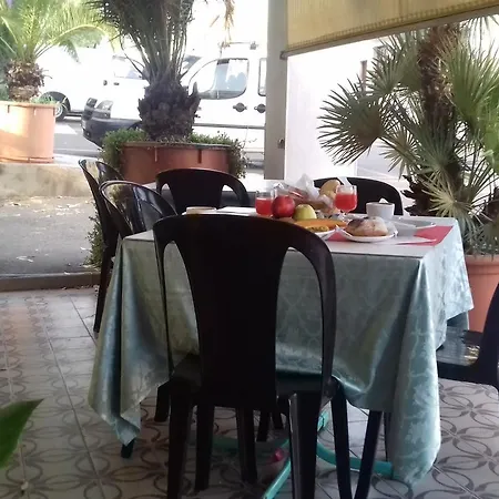 Villarosa Con Vespa Rent ホテル 2*