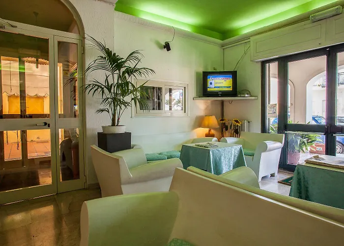 Hotel Villarosa Con Vespa Rent