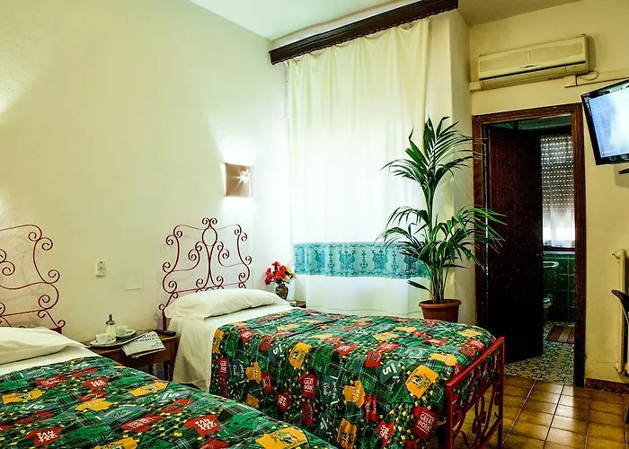 Hotel Villarosa Con Vespa Rent 2*