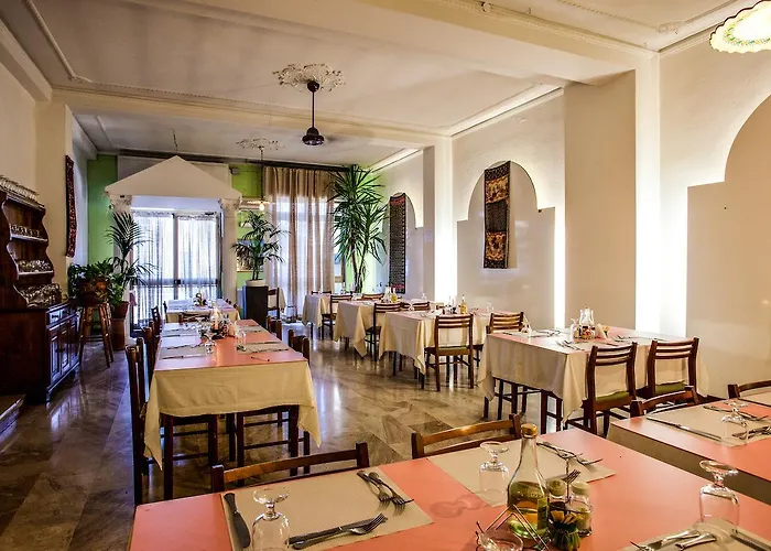 Hotel Villarosa Con Vespa Rent 2*